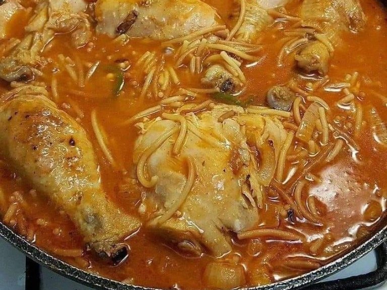 Sopa de Pollo con Fideos